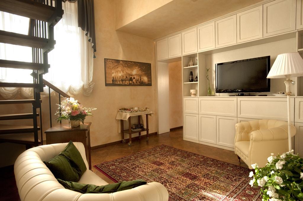 Oc Hotel Lunghezza Zewnętrze zdjęcie